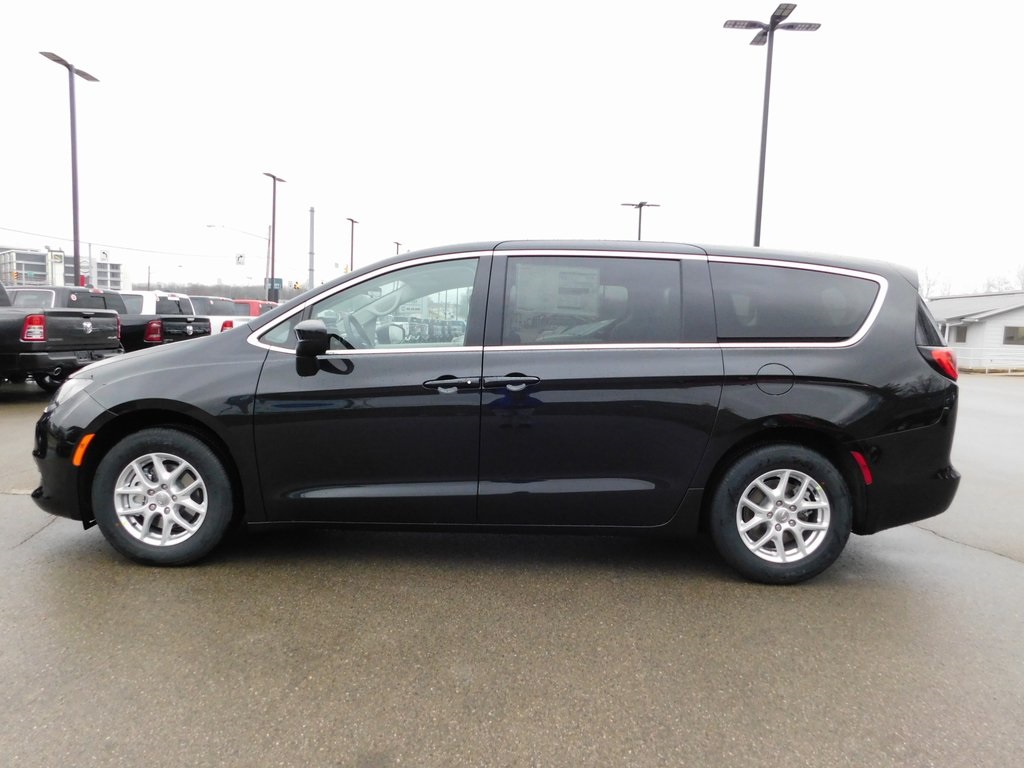 New 2020 Chrysler Voyager Lx Passenger Van In Richmond #30396 