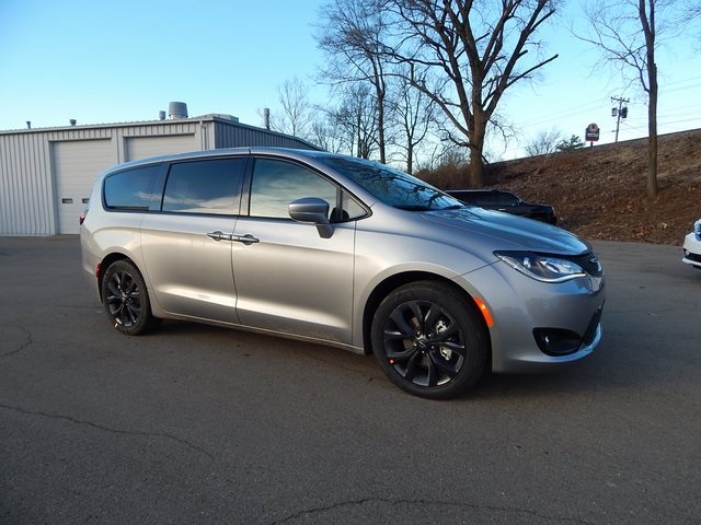 New 2019 CHRYSLER Pacifica Touring Plus Passenger Van in Richmond ...